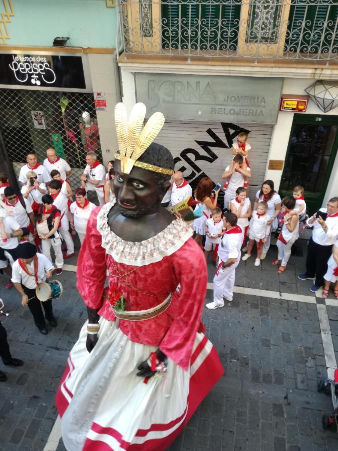Calle Ansoleaga A 100 Mts Del Ayuntamiento Pamplona Exteriör bild